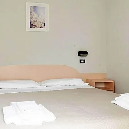 Laura Hotel