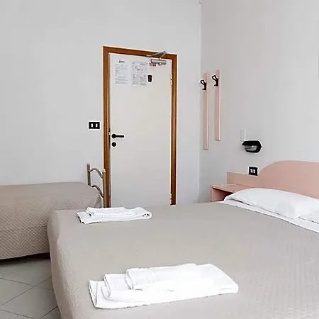 Hotel Laura *